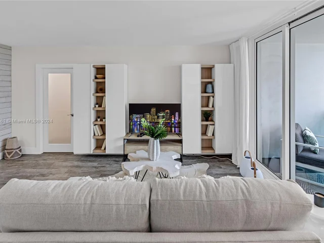 2301 Collins Ave # 926, Miami Beach FL 33139