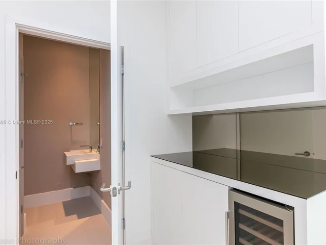 501 NE 31st St # 204, Miami FL 33137