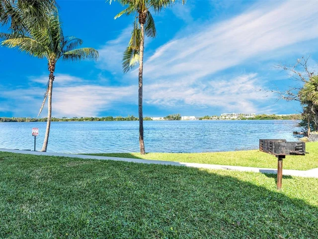 15555 N Miami Lakeway N # 202, Miami Lakes FL 33014