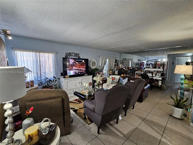 1810 NW 119th St # 204, Miami FL 33167