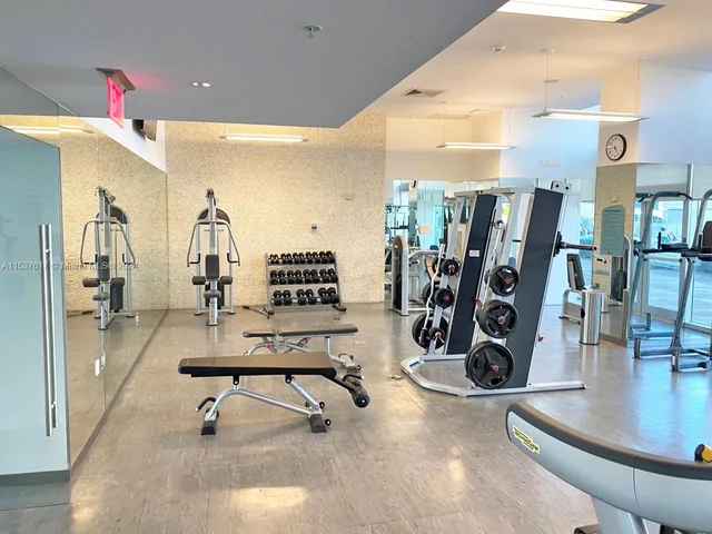 92 SW 3rd St # 4007, Miami FL 33130