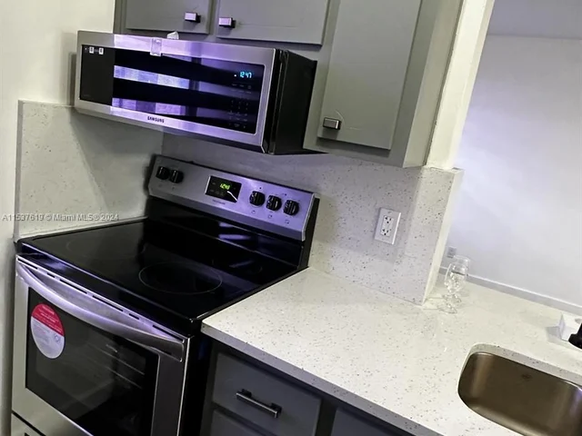 2219 Polk St # 6B, Hollywood FL 33020