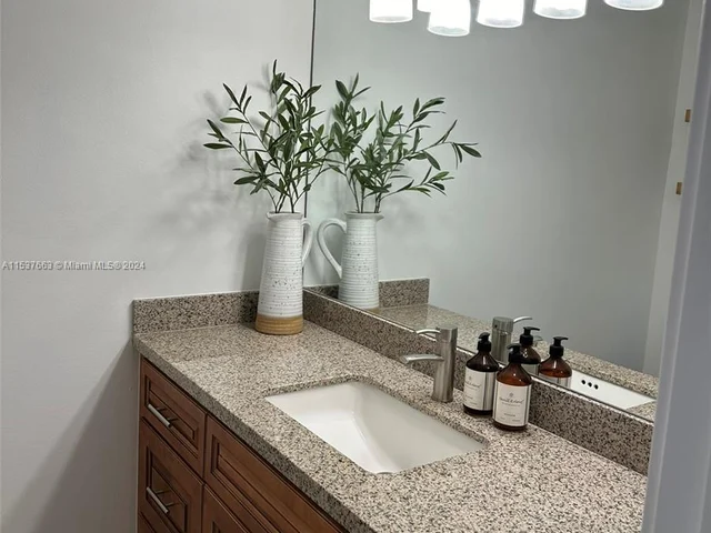 1140 NW 99th Ave # 70, Pembroke Pines FL 33024