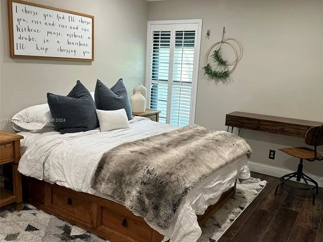 1140 NW 99th Ave # 70, Pembroke Pines FL 33024