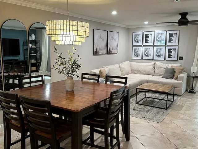 1140 NW 99th Ave # 70, Pembroke Pines FL 33024