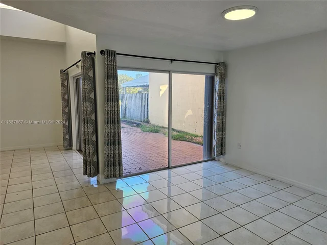 14864 SW 104th St # 14, Miami FL 33196