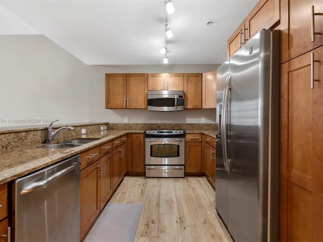 8395 SW 73rd Ave # 105, Miami FL 33143