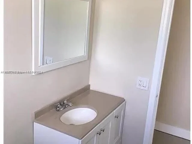 21100 NE 24th Ct # 21100, Miami FL 33180