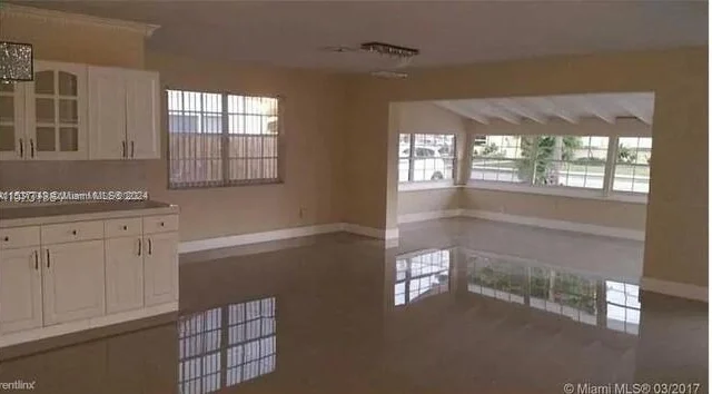 21100 NE 24th Ct # 21100, Miami FL 33180