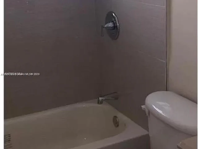 21100 NE 24th Ct # 21100, Miami FL 33180