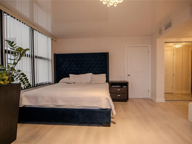 2500 Parkview Dr # 1714, Hallandale Beach FL 33009