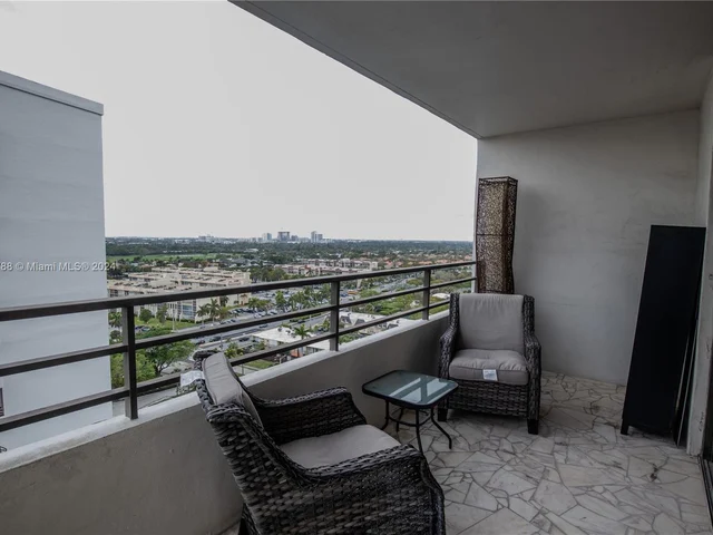 2500 Parkview Dr # 1714, Hallandale Beach FL 33009