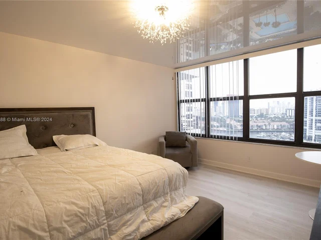 2500 Parkview Dr # 1714, Hallandale Beach FL 33009