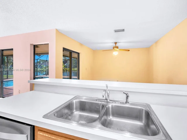 8750 SW 57th Pl, Cooper City FL 33328