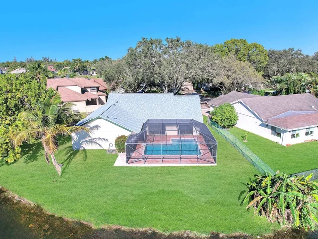 8750 SW 57th Pl, Cooper City FL 33328