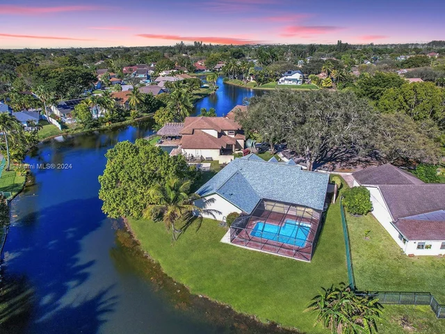 8750 SW 57th Pl, Cooper City FL 33328