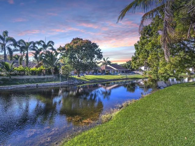 8750 SW 57th Pl, Cooper City FL 33328