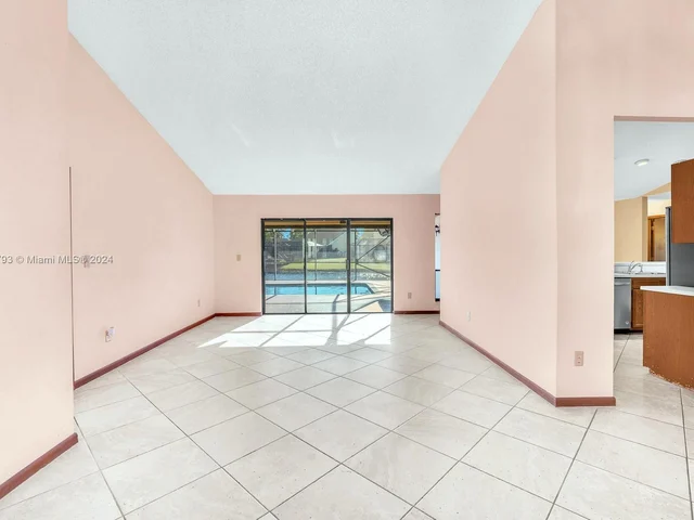 8750 SW 57th Pl, Cooper City FL 33328