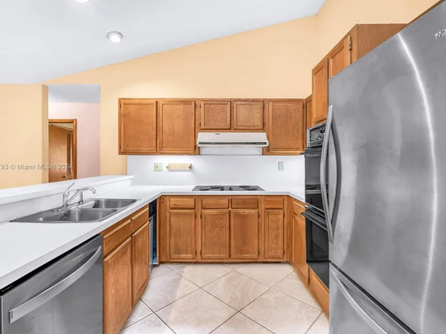 8750 SW 57th Pl, Cooper City FL 33328