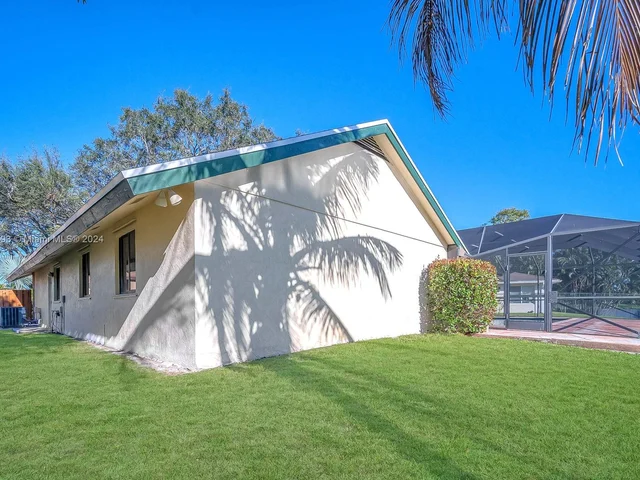 8750 SW 57th Pl, Cooper City FL 33328