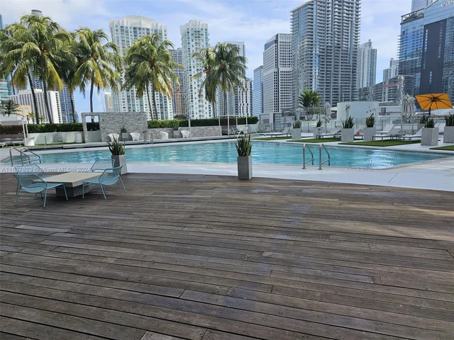 90 SW 3rd St # 3903, Miami FL 33130