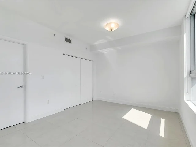 90 SW 3rd St # 3903, Miami FL 33130
