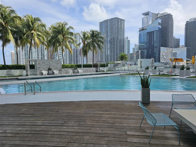 90 SW 3rd St # 3903, Miami FL 33130