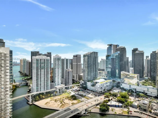 90 SW 3rd St # 3903, Miami FL 33130