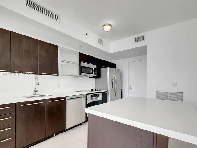 90 SW 3rd St # 3903, Miami FL 33130