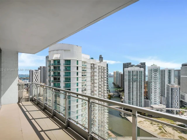 90 SW 3rd St # 3903, Miami FL 33130