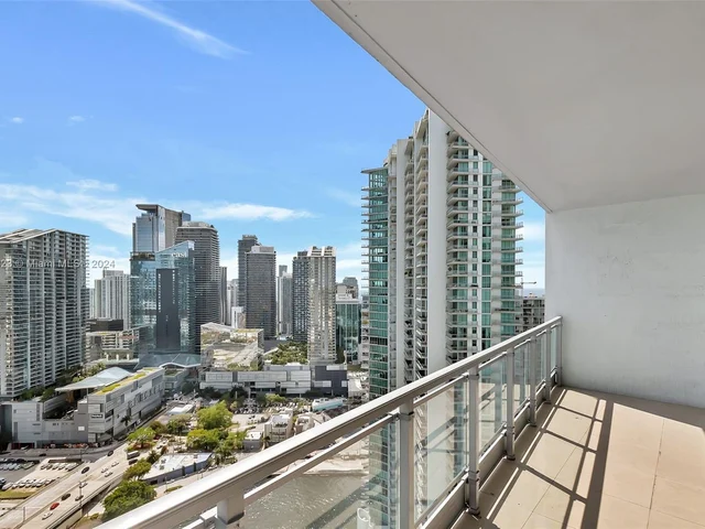 90 SW 3rd St # 3903, Miami FL 33130