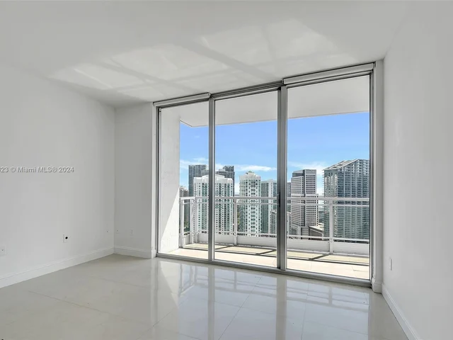 90 SW 3rd St # 3903, Miami FL 33130