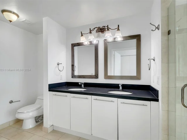 90 SW 3rd St # 3903, Miami FL 33130