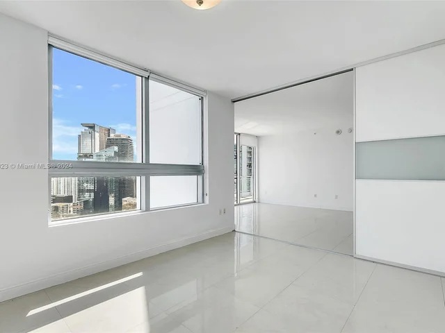 90 SW 3rd St # 3903, Miami FL 33130