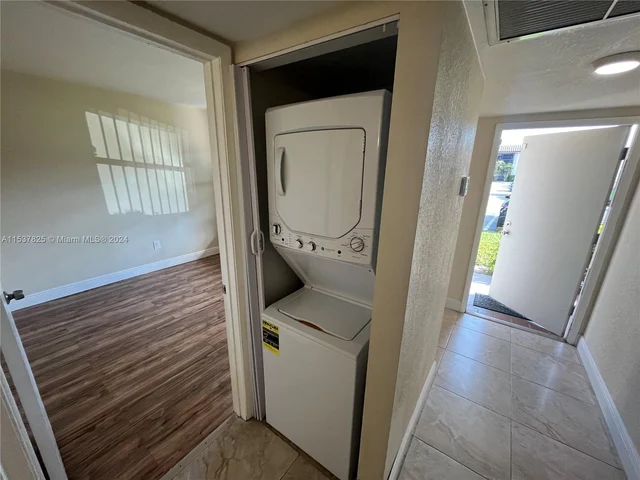 861 NE 209th Ter # 104, Miami FL 33179