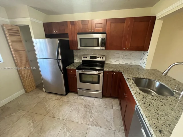 861 NE 209th Ter # 104, Miami FL 33179