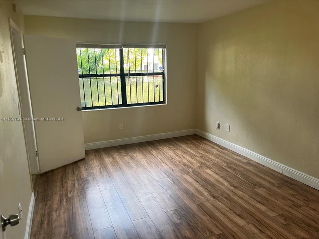 861 NE 209th Ter # 104, Miami FL 33179