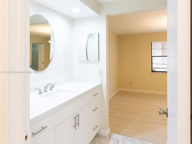 13184 SW 9th Ln, Miami FL 33184