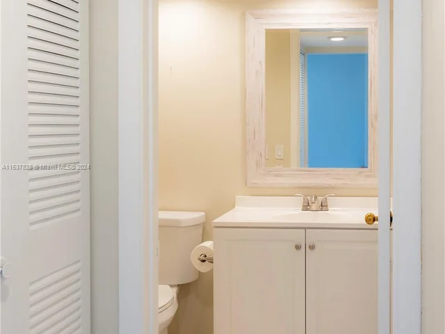 13184 SW 9th Ln, Miami FL 33184