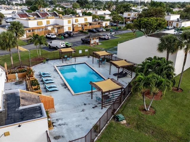 13184 SW 9th Ln, Miami FL 33184