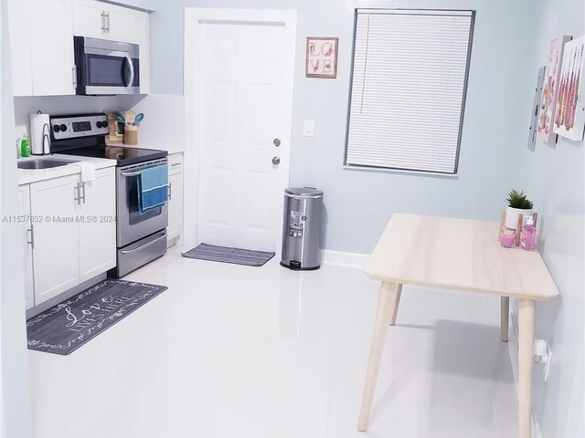 277 NW 75th St # 2, Miami FL 33150