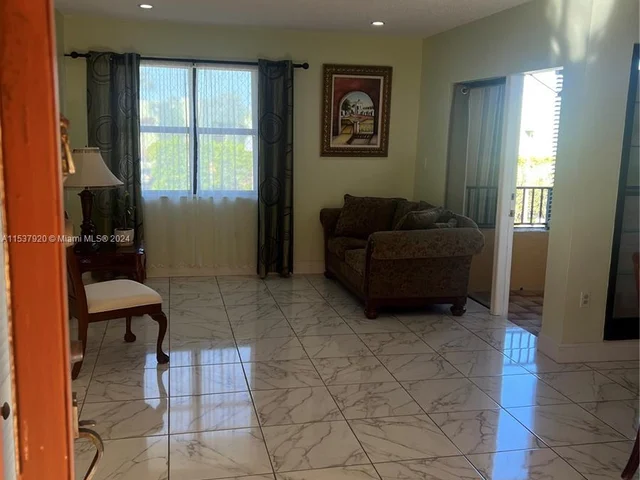 10895 NW 7th St # 28, Miami FL 33172