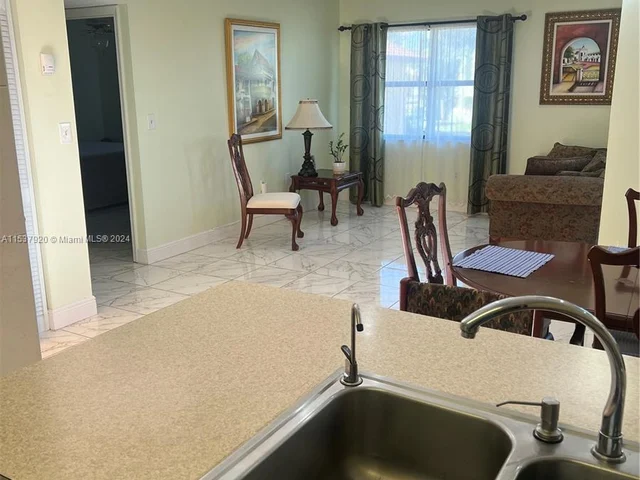 10895 NW 7th St # 28, Miami FL 33172