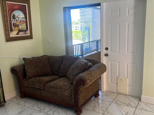 10895 NW 7th St # 28, Miami FL 33172