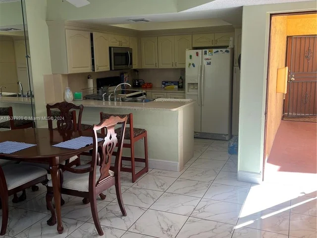 10895 NW 7th St # 28, Miami FL 33172