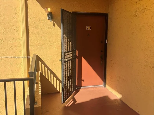 10895 NW 7th St # 28, Miami FL 33172