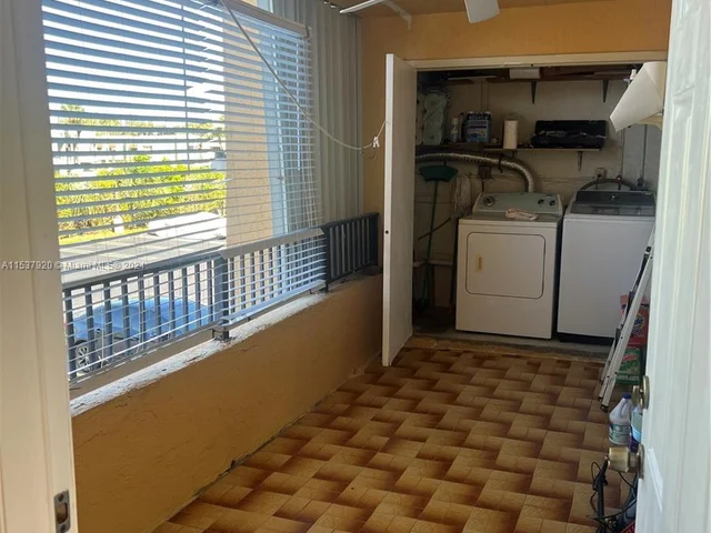 10895 NW 7th St # 28, Miami FL 33172