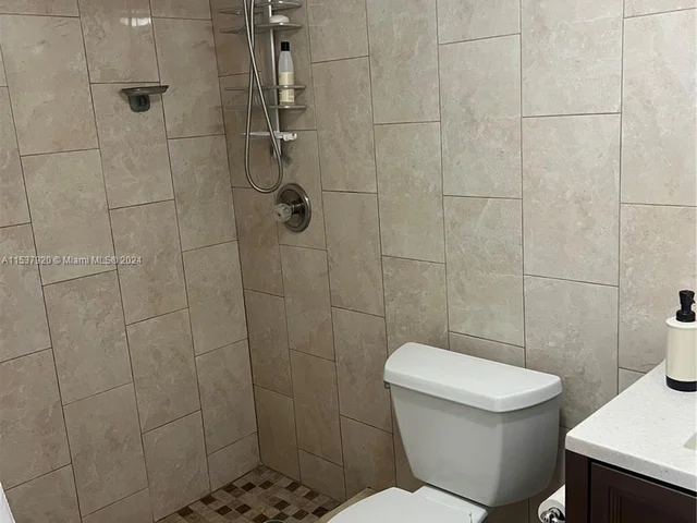 10895 NW 7th St # 28, Miami FL 33172