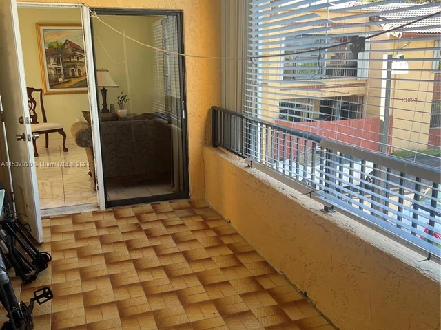 10895 NW 7th St # 28, Miami FL 33172