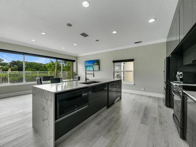 5756 NW 49th Way, Coconut Creek FL 33073